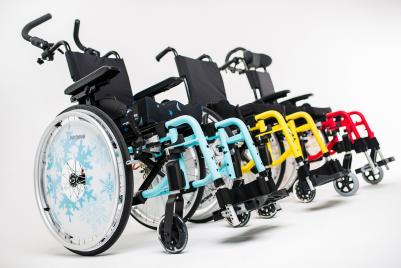 Manuell rullstol Invacare Action 3 Junior lättvikt justerbar hopfällbar ekerskydd körhandtag