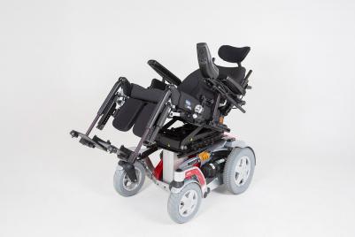 Invacare Storm 4 X-Plore eldriven rullstol inomhus utomhus bakhjulsdriven sittproblematik hjälpmedel permobil komfort