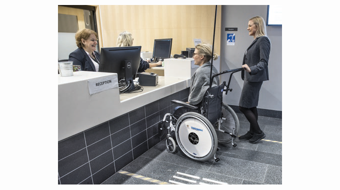 Rullstol hos Nya Karolinska Institutet