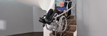 scalamobil S35 trappklättrare manuell rullstol ergonomiskt handtag säkerhetsbromsar batteri