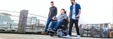 Invacare Storm 4 ULM elrullstol inomhus utomhus bakhjulsdriven sittproblematik hjälpmedel permobil komfort