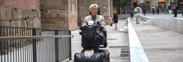 Invacare Comet Ultra elscooter extra bred scooter extra mjuk fjädring  förstärkt konstruktion elskoter för tunga 220 kg