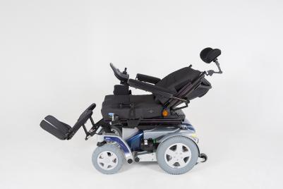 Invacare Storm 4 ULM elrullstol inomhus utomhus bakhjulsdriven sittproblematik hjälpmedel permobil komfort