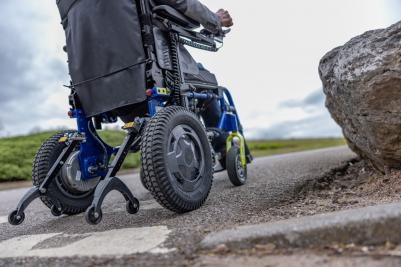 Invacare Esprit Action elrullstol hopfällbar krocktestad permobil låg vikt kompakt