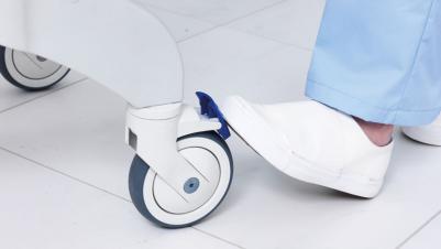 Aquatec Ocean Ergo duschstol på hjul toastol på hjul hygienstol på hjul fällbar toastol