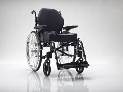 Manuell rullstol Invacare Action 3 NG hopfällbar vinkelfasta benstöd uppfällbar fotplatta hjälpmedel