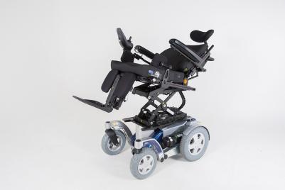 Invacare Storm 4 ULM elrullstol inomhus utomhus bakhjulsdriven sittproblematik hjälpmedel permobil komfort